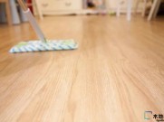 好运地板温馨提醒：您家的实木地板要保养了